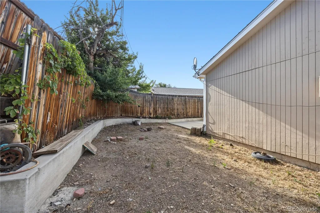 4501 W Alaska Place Denver CO 80219