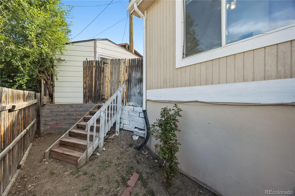 4501 W Alaska Place Denver CO 80219