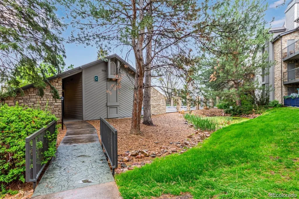 2575 S Syracuse Way Denver CO 80231