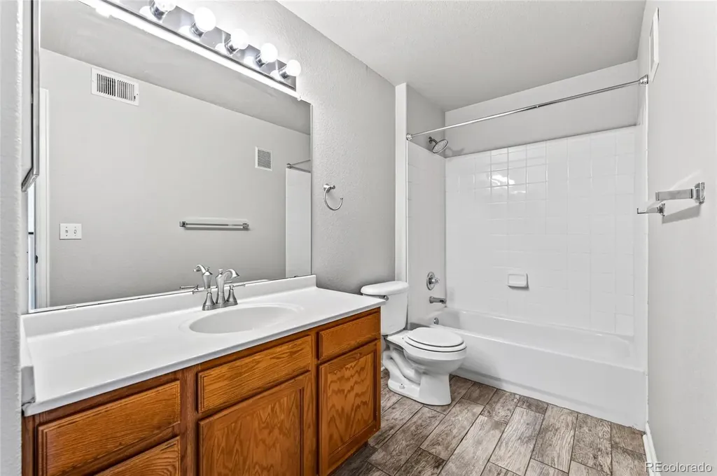 9992 E Idaho Circle Aurora CO 80247