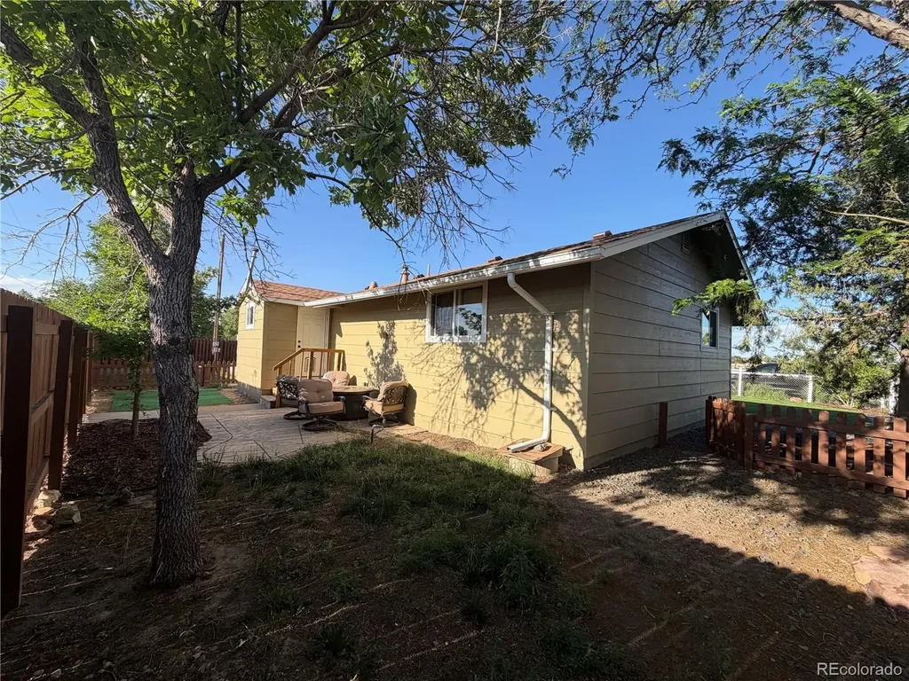 279 E 5th Avenue Byers CO 80103