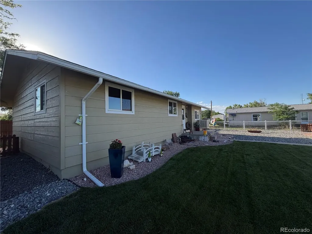 279 E 5th Avenue Byers CO 80103