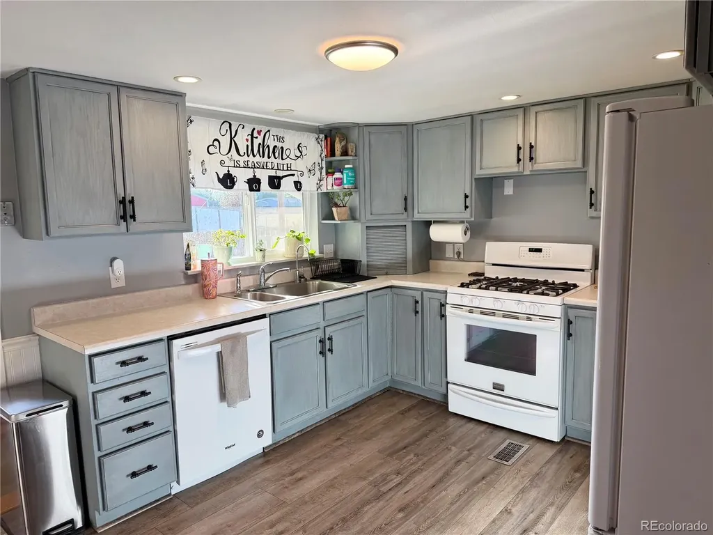 279 E 5th Avenue Byers CO 80103