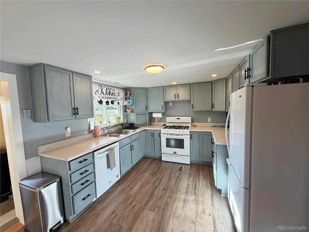 279 E 5th Avenue Byers CO 80103