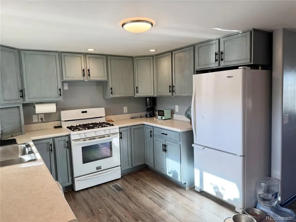 279 E 5th Avenue Byers CO 80103