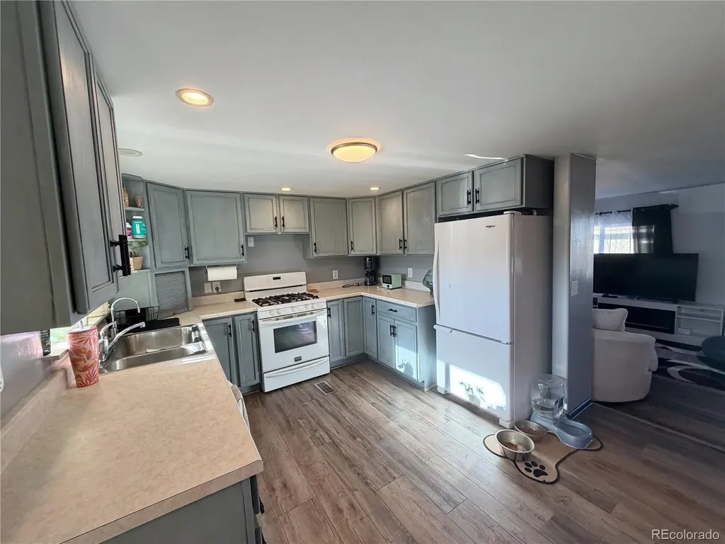 279 E 5th Avenue Byers CO 80103