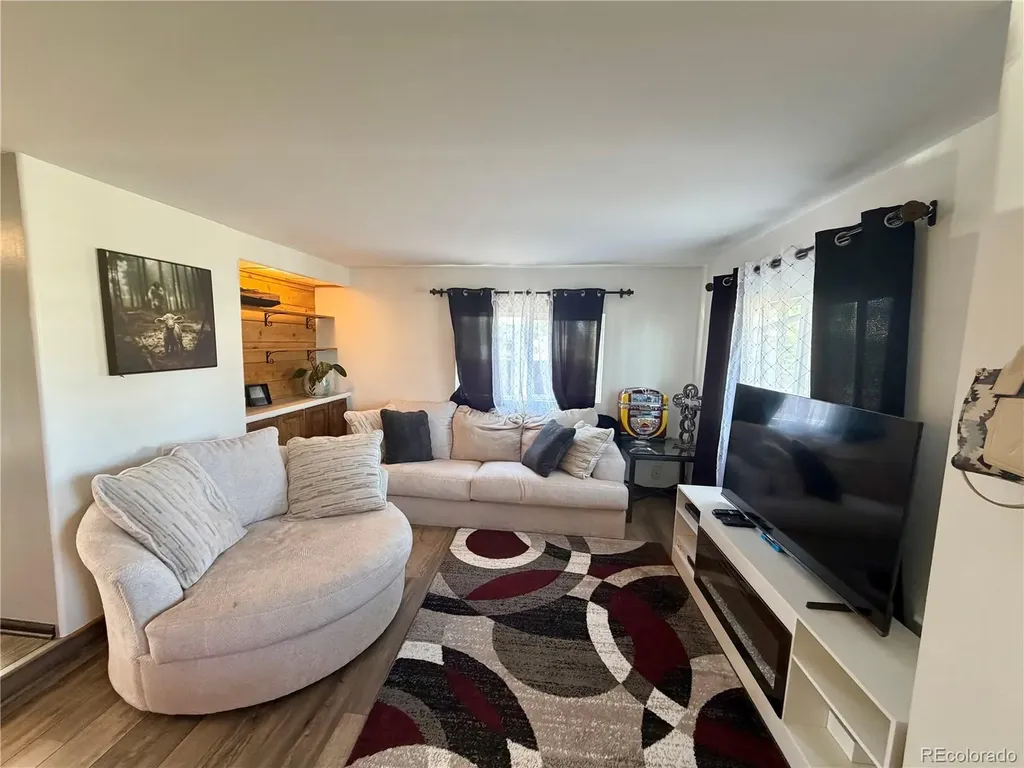 279 E 5th Avenue Byers CO 80103