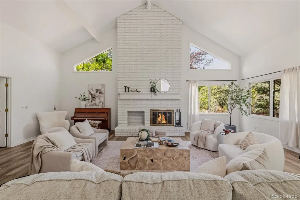 8025 S Krameria Way Centennial CO 80112