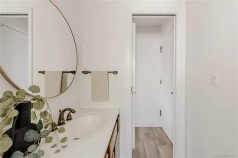 8025 S Krameria Way Centennial CO 80112