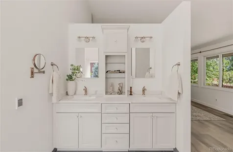 8025 S Krameria Way Centennial CO 80112