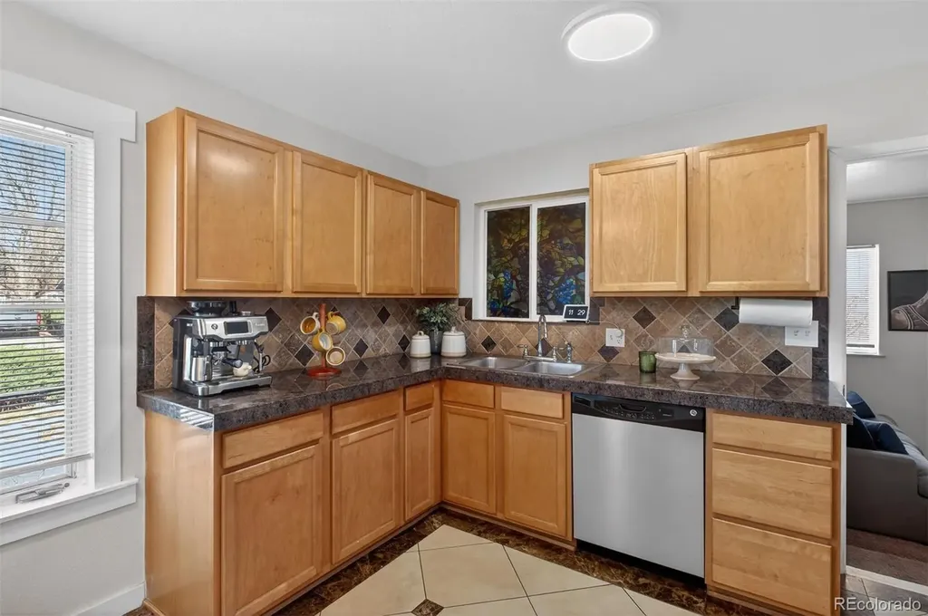 820 Newark Street Aurora CO 80010