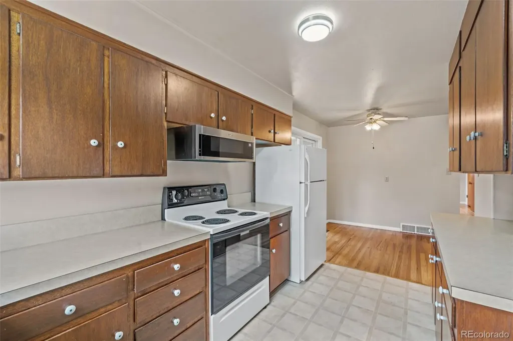 1713 Yuma Colorado Springs CO 80909