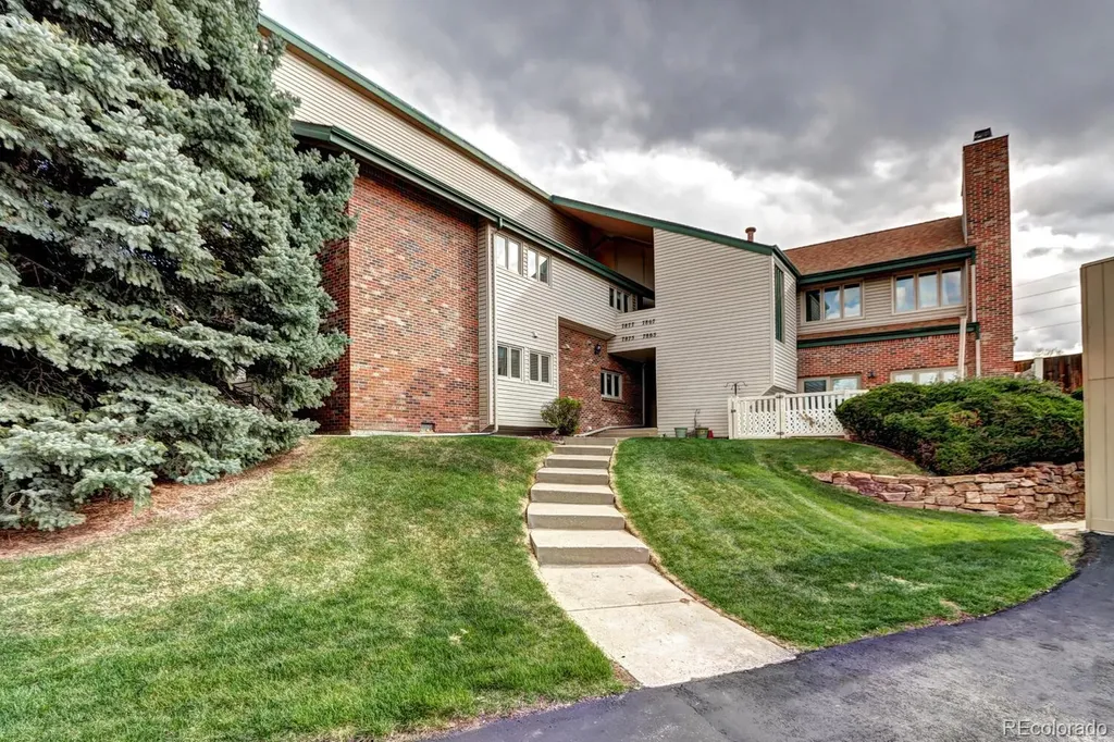 7877 S University Way Centennial CO 80122