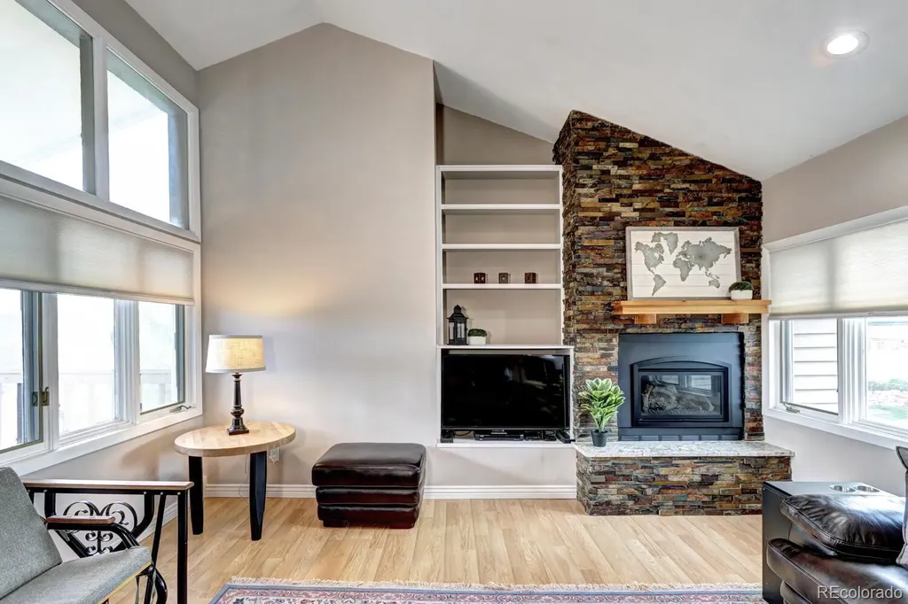 7877 S University Way Centennial CO 80122