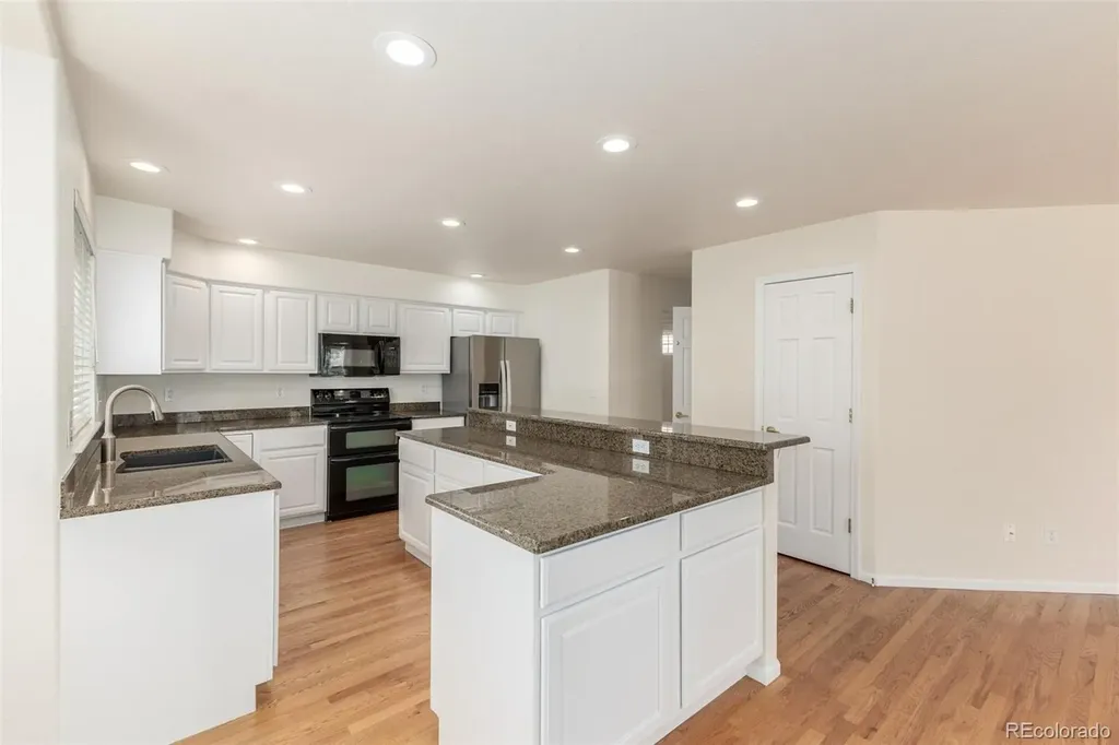 8825 Fairview Oaks Place Lone Tree CO 80124