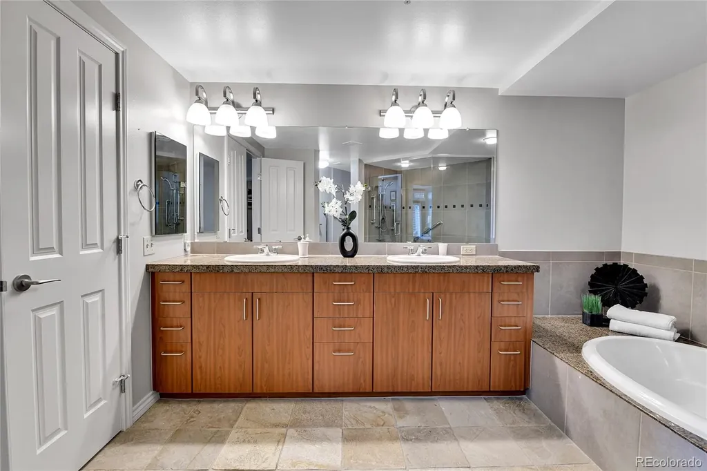 8100 E Union Avenue Denver CO 80237