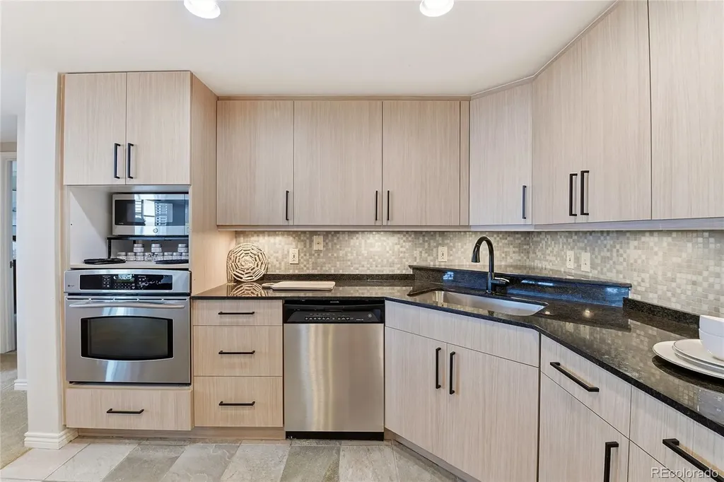 8100 E Union Avenue Denver CO 80237