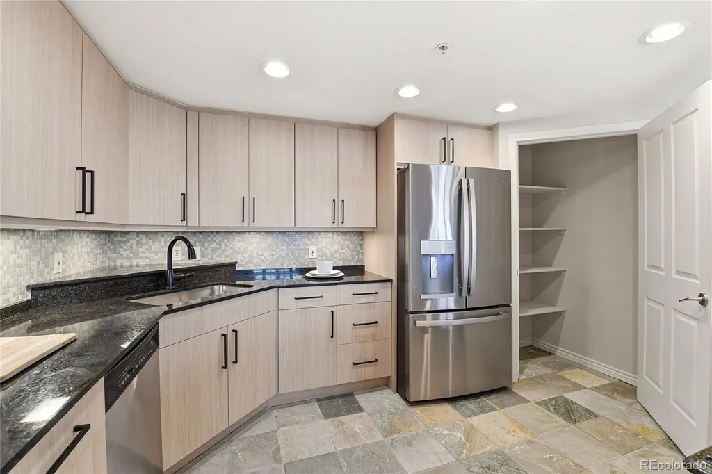 8100 E Union Avenue Denver CO 80237