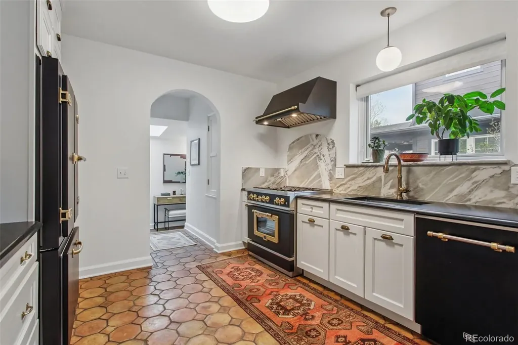 1521 Monaco Parkway Denver CO 80220
