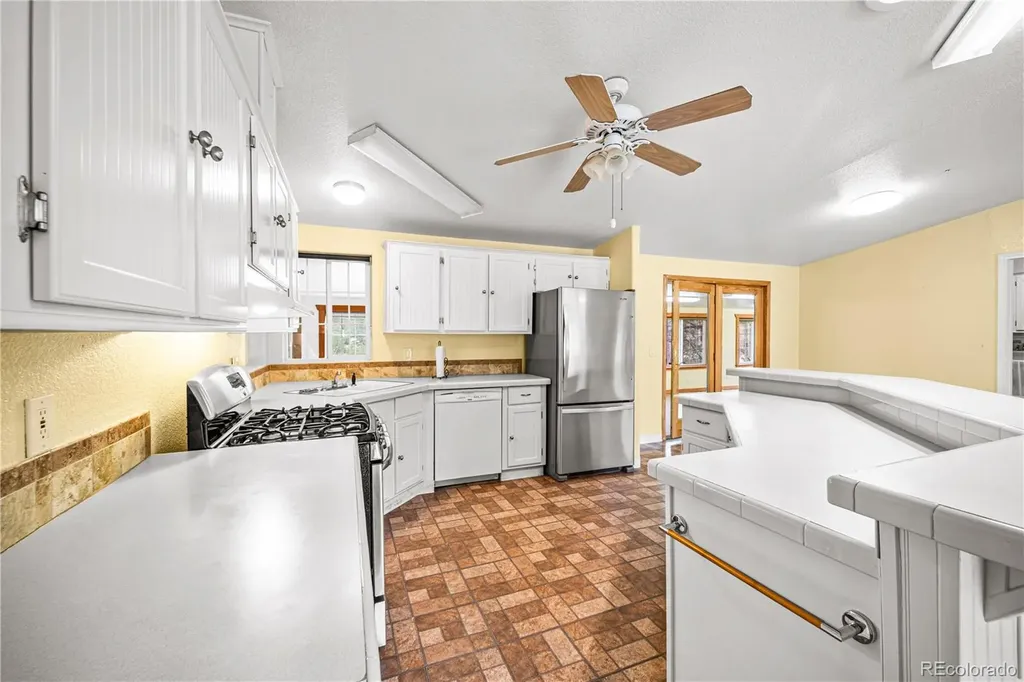 41 N Matterhorn Circle Westcliffe CO 81252