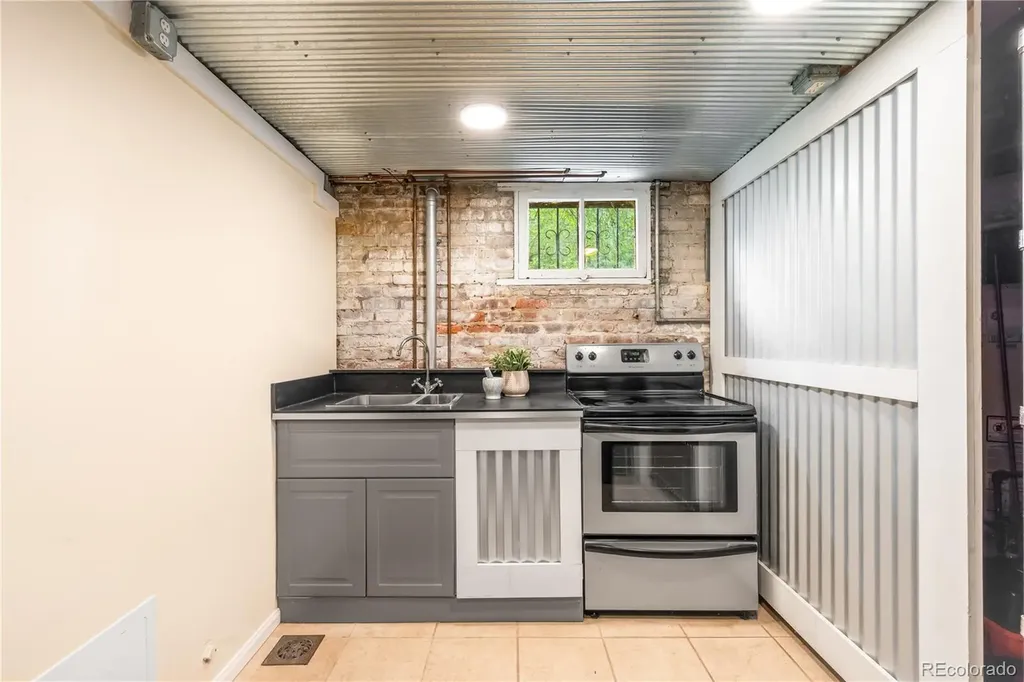 2716 N Vine Street Denver CO 80205