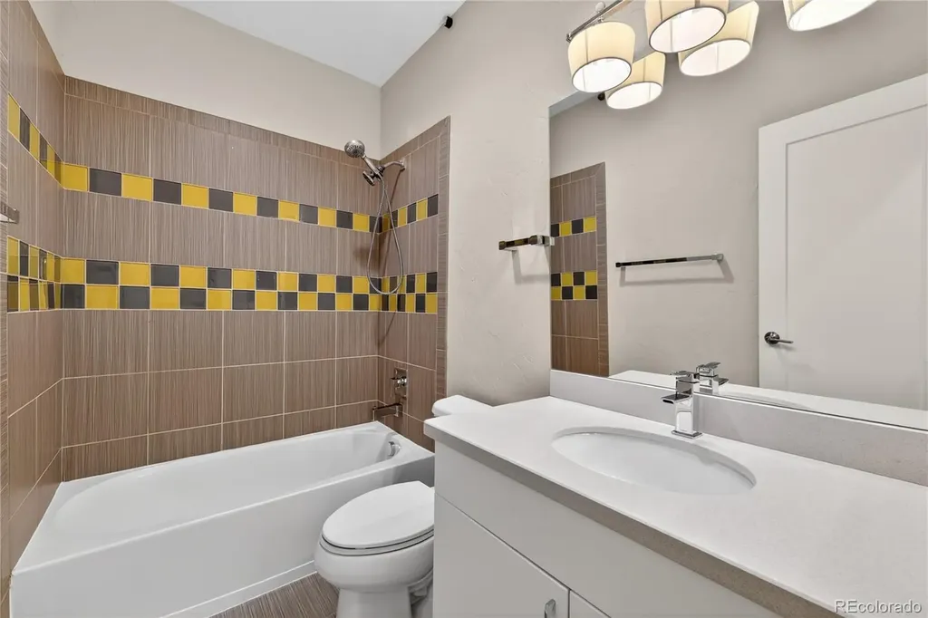 1622 W 67th Avenue Denver CO 80221