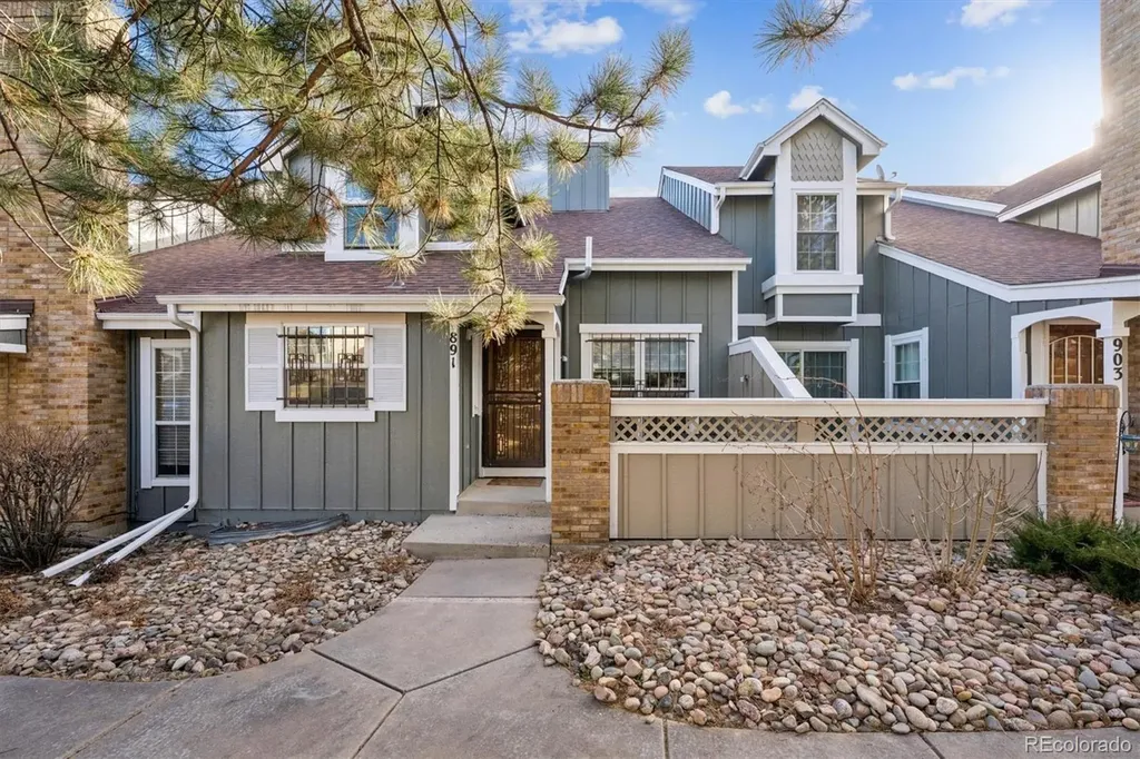 891 S Fairplay Street Aurora CO 80012
