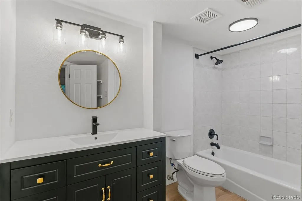 17620 E Loyola Drive Aurora CO 80013