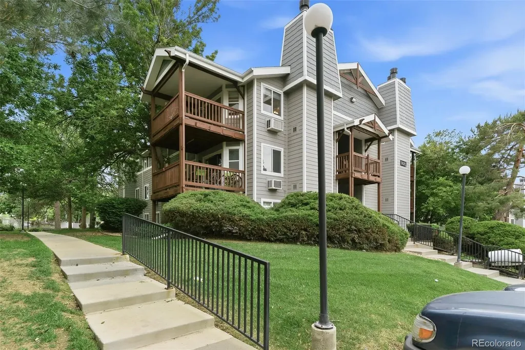 17620 E Loyola Drive Aurora CO 80013