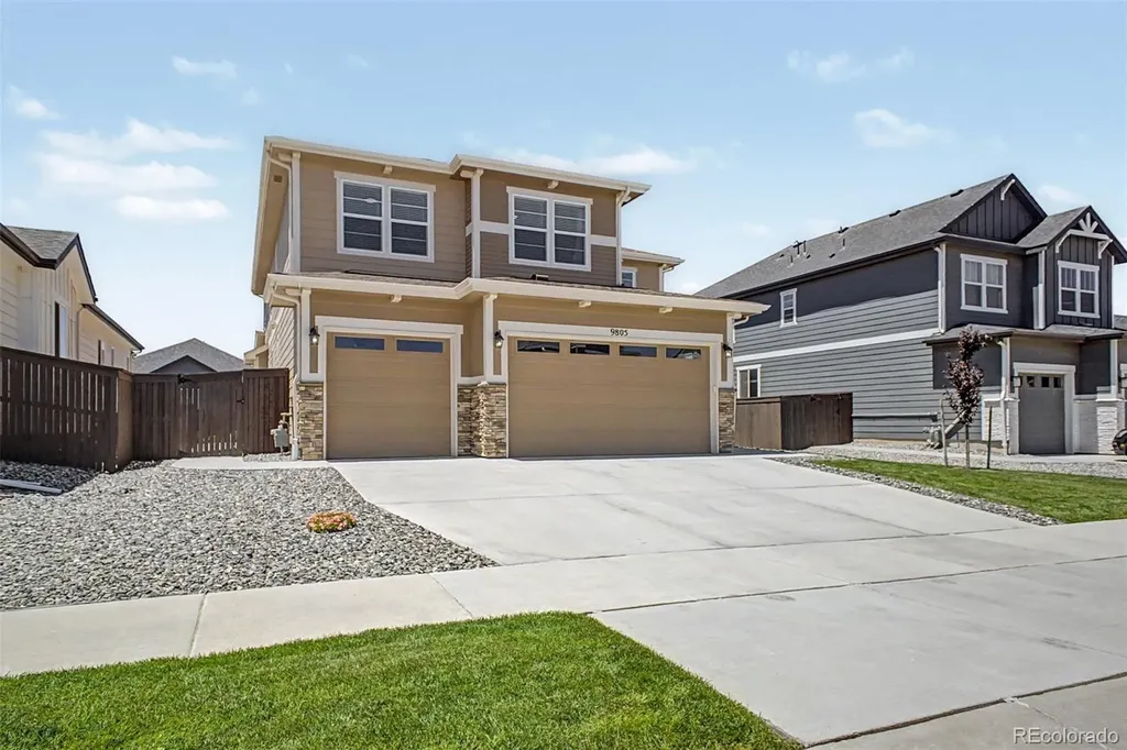 9805 Ceylon Court Commerce City CO 80022