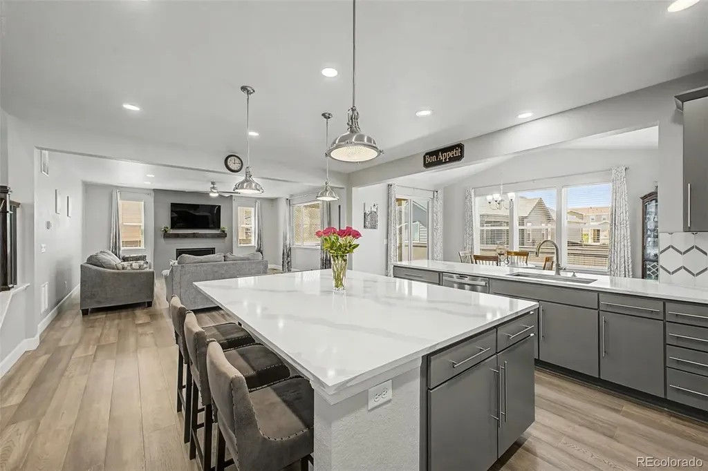 9805 Ceylon Court Commerce City CO 80022