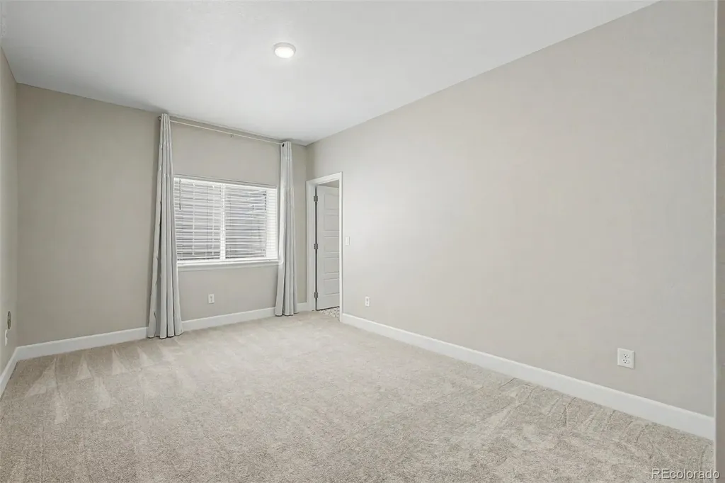 9805 Ceylon Court Commerce City CO 80022