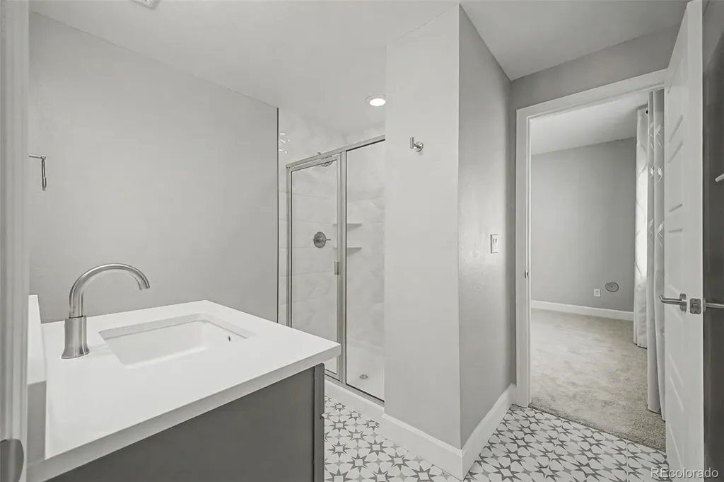 9805 Ceylon Court Commerce City CO 80022