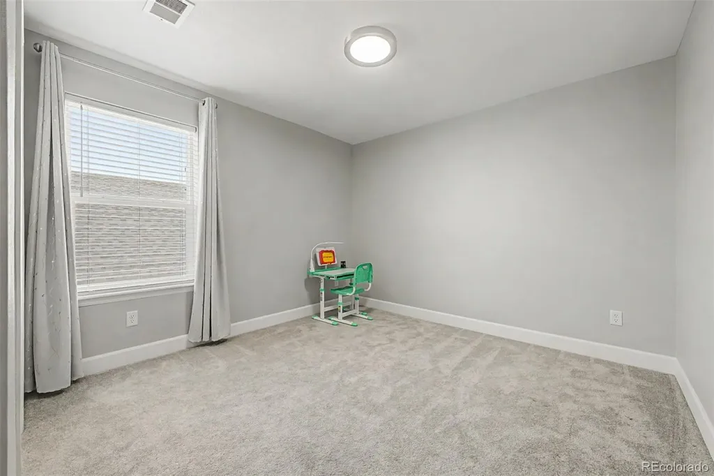 9805 Ceylon Court Commerce City CO 80022