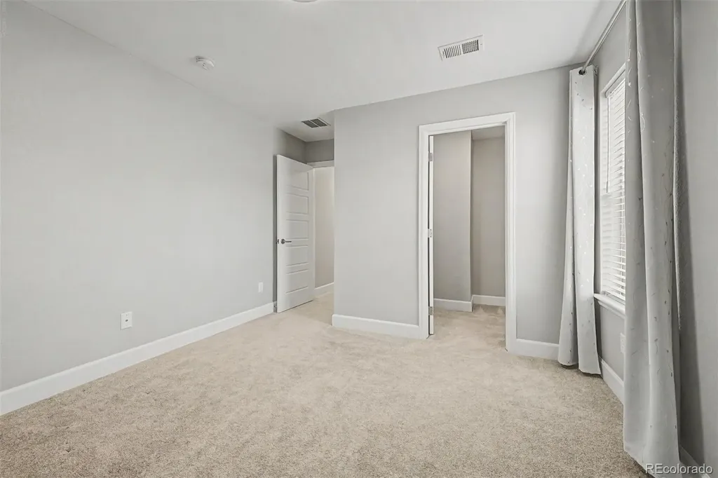 9805 Ceylon Court Commerce City CO 80022