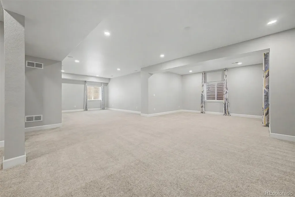 9805 Ceylon Court Commerce City CO 80022