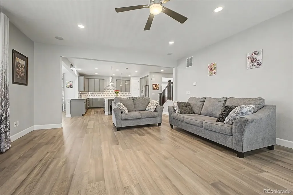 9805 Ceylon Court Commerce City CO 80022