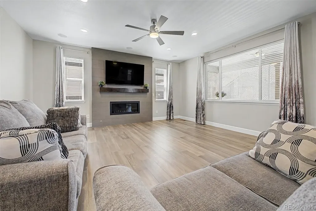 9805 Ceylon Court Commerce City CO 80022