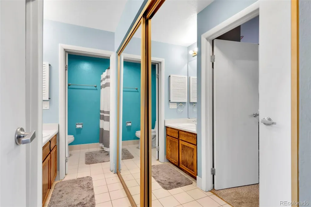 2497 S Victor Street Aurora CO 80014