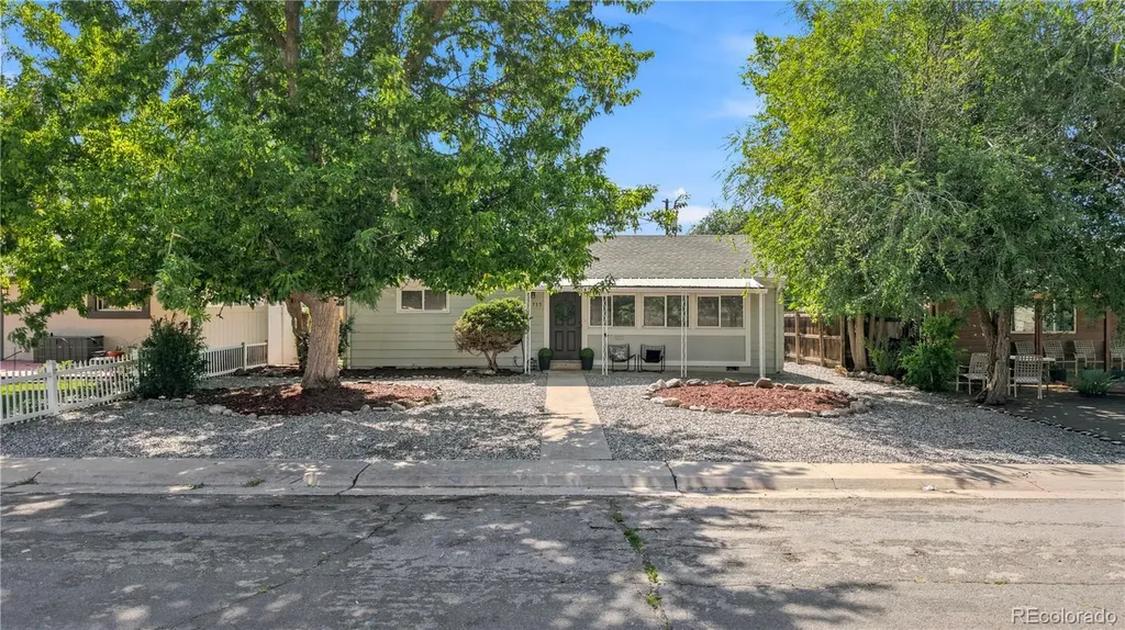 715 Emporia Street Aurora CO 80010