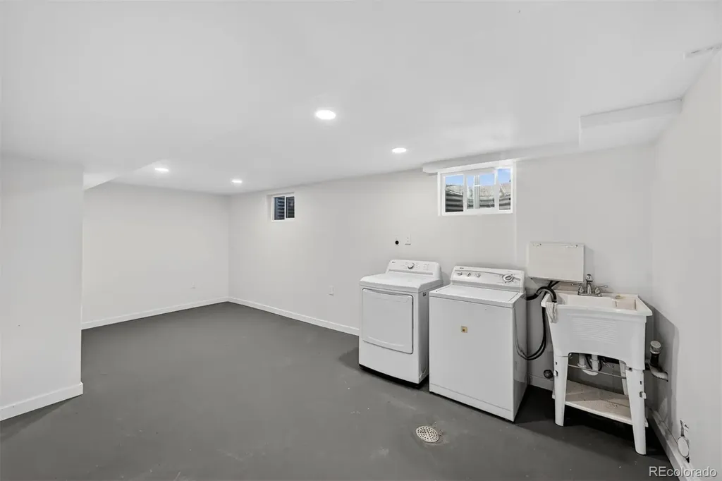 832 S Beech Street Lakewood CO 80228