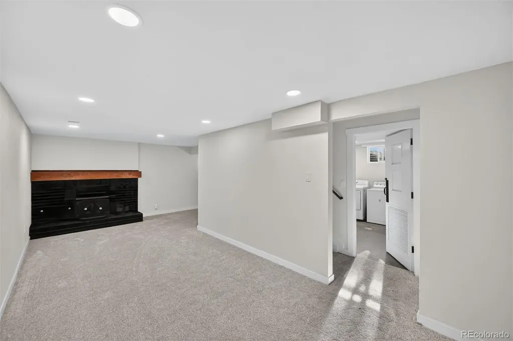 832 S Beech Street Lakewood CO 80228