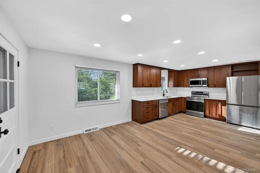 832 S Beech Street Lakewood CO 80228