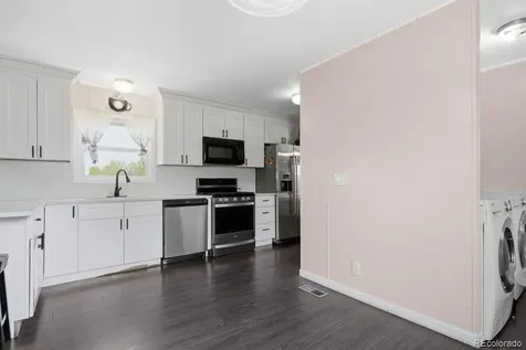 15814 Colfax Avenue Aurora CO 80011