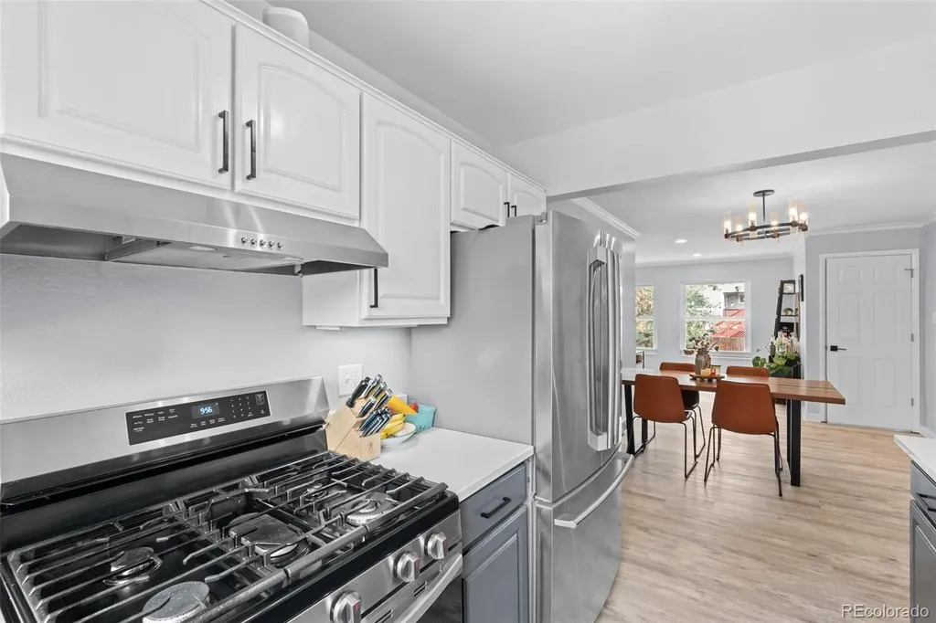 1821 S Yank Court Lakewood CO 80228