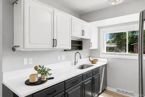 1821 S Yank Court Lakewood CO 80228