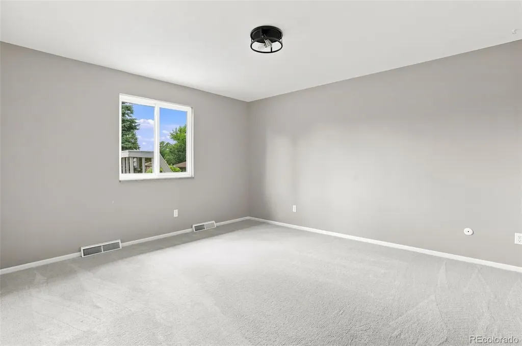 1561 S Kendall Street Lakewood CO 80232