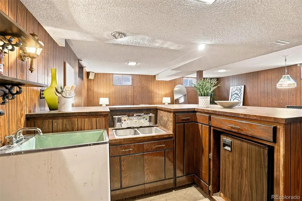 1561 S Kendall Street Lakewood CO 80232