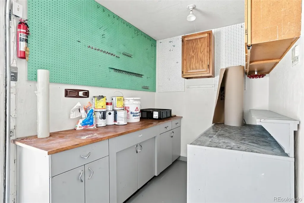 1561 S Kendall Street Lakewood CO 80232