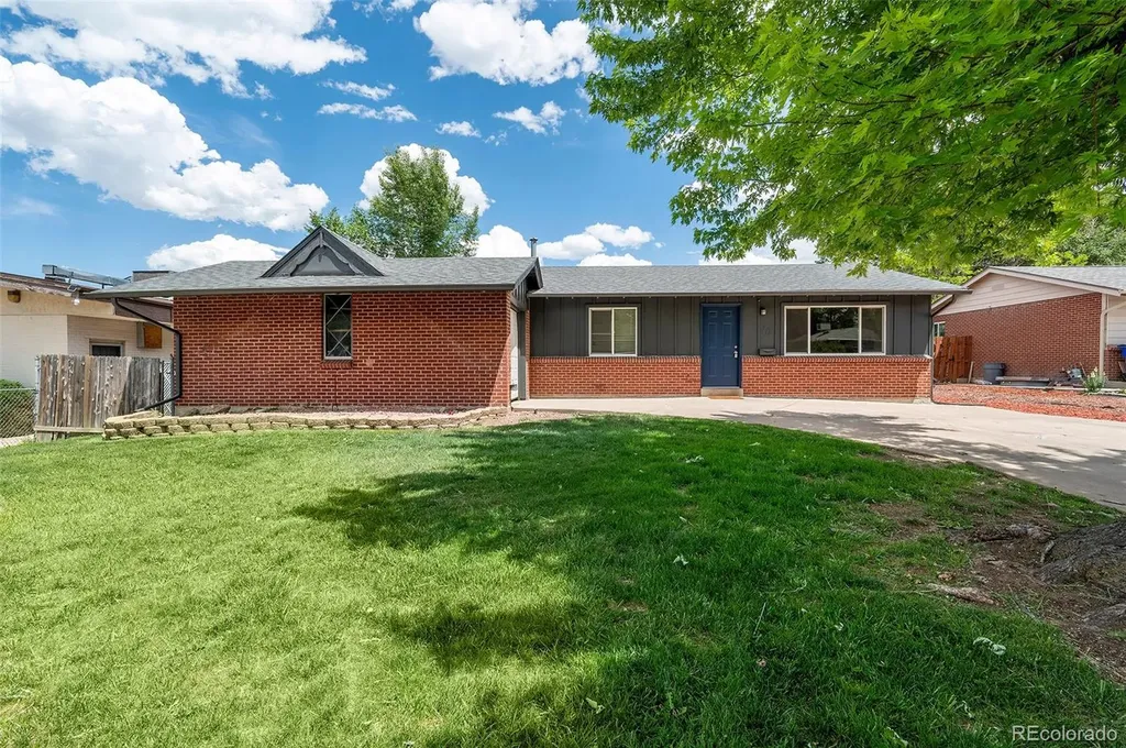30 Ames Street Lakewood CO 80226